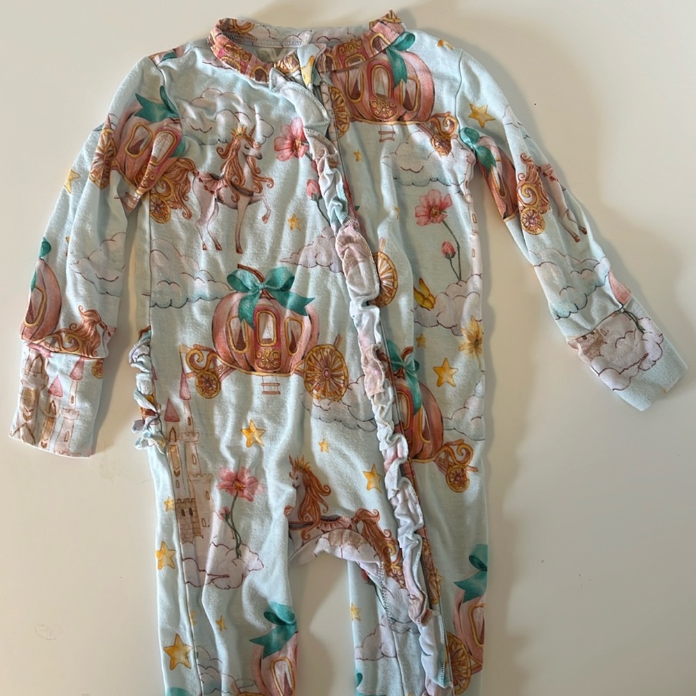 Posh Peanut ruffle footie